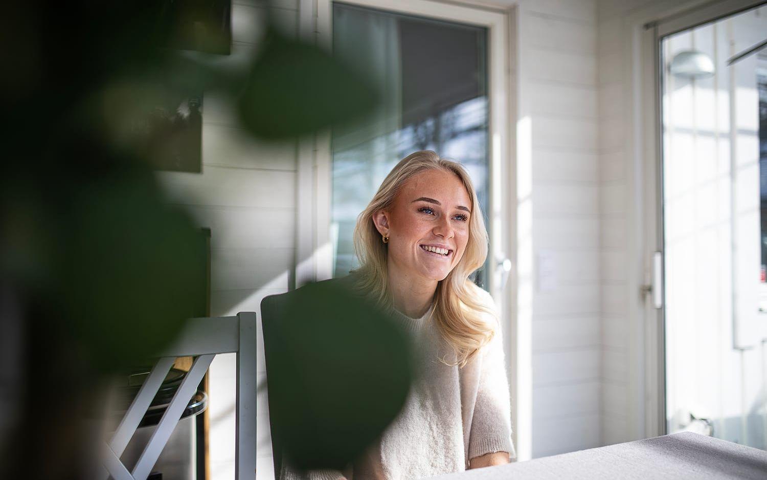 Emilia Bengtsson hade inte ens gått ut gymnasiet när hon valde en flytt till Stockholm och spel med Brommapojkarna i damallsvenskan.