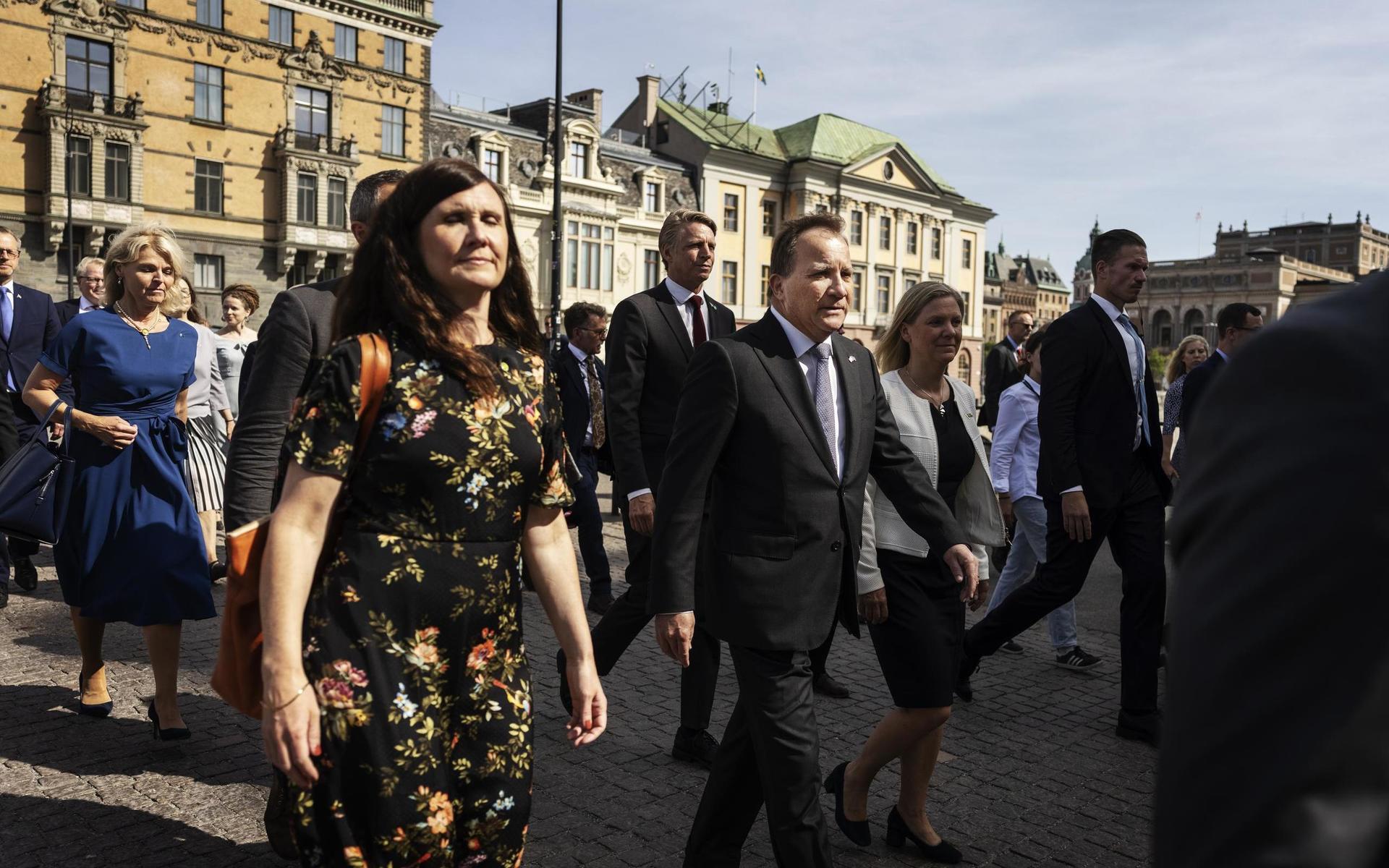 Jämställdhets- och bostadsminister Märta Stenevi (MP) och Stefan Löfven (S). 