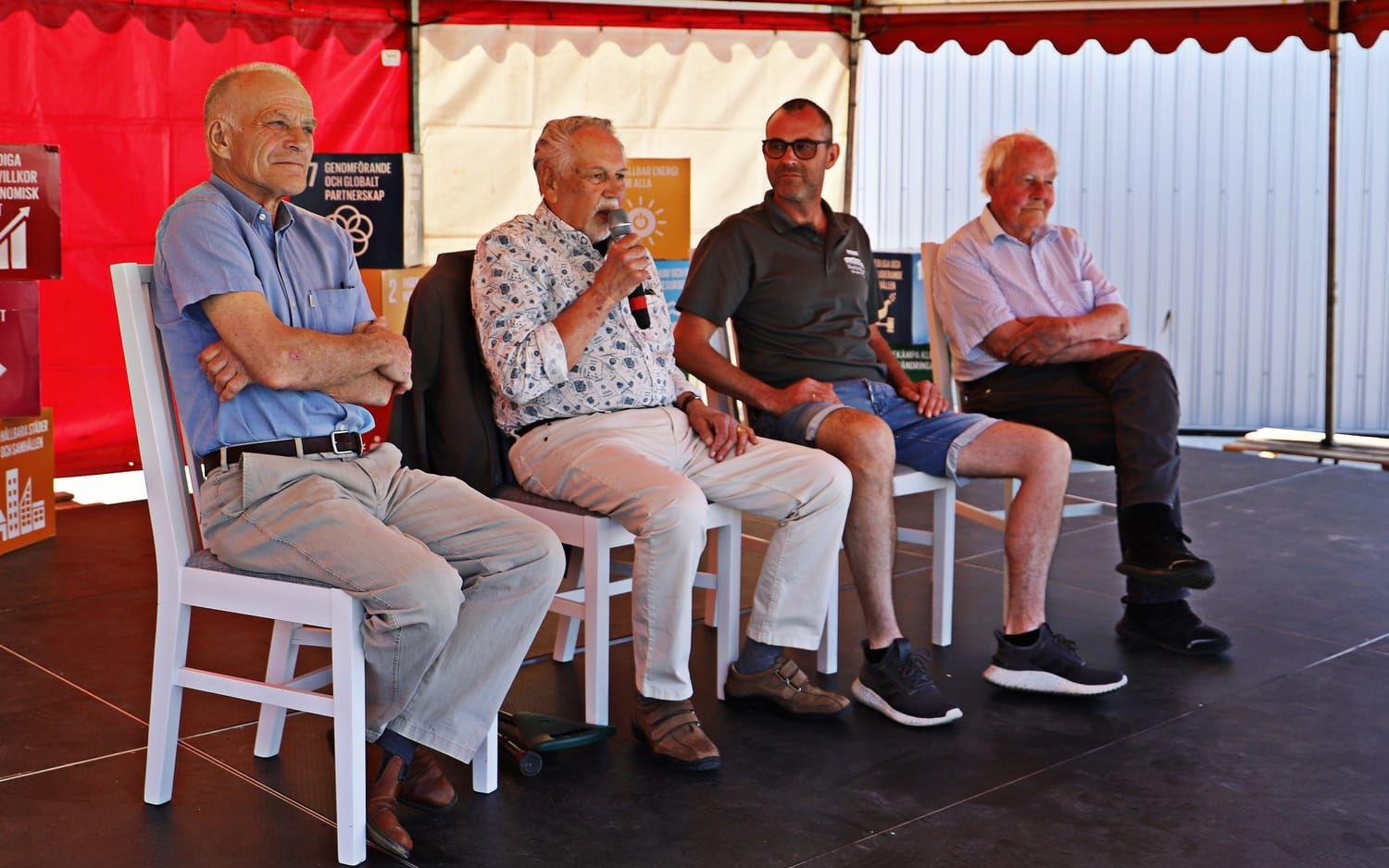 I ett scensamtal om Nuntorpsskolan deltog Robert Svensson, Leif Olofsson, Rickard Johansson och Åke Andersson.