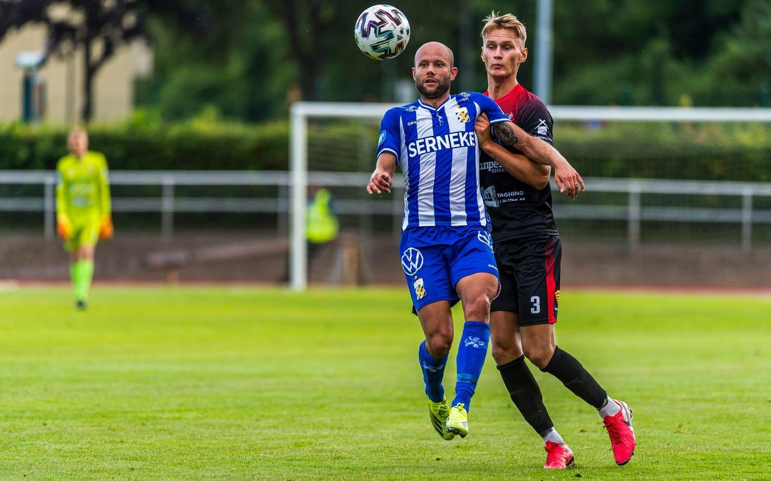 Robin Söder under matchen mot FC Trollhättan i somras.