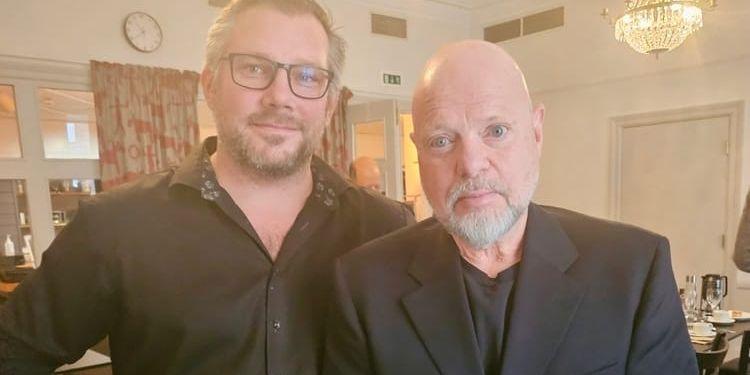 Carl Ceder, verksamhetschef Folkets hus i Vänersborg, blev starstruked när hans stora idol Peter LeMarc klev in genom dörrarna till hans arbetsplats.