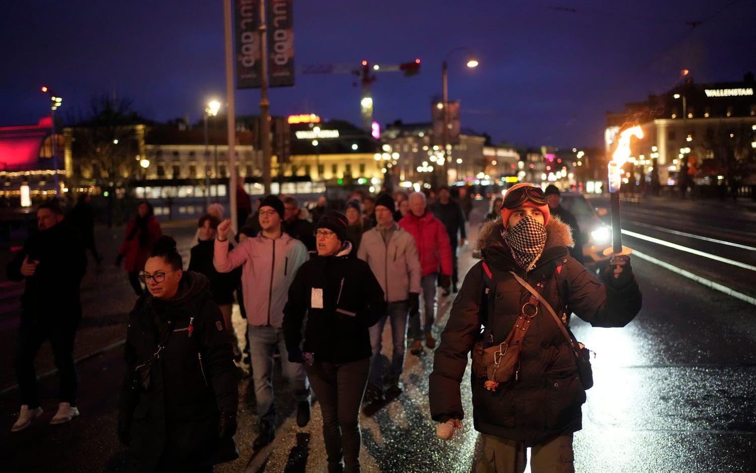 Under lördagen genomförs en manifestation i Göteborg mot införandet av vaccinpass. 