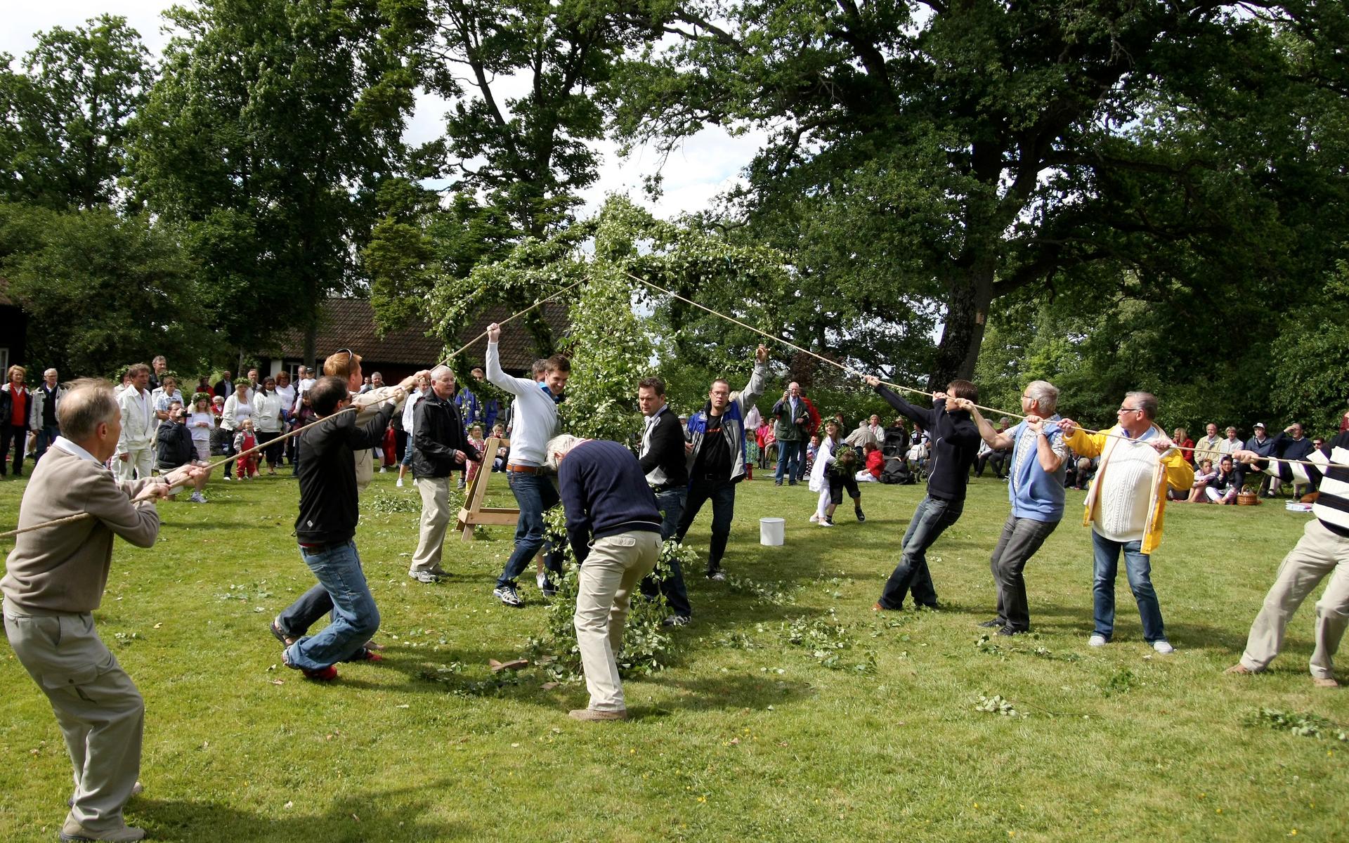 Midsommar 2008. Midsommarfirande i Västra Tunhem, Hembygdsgården.