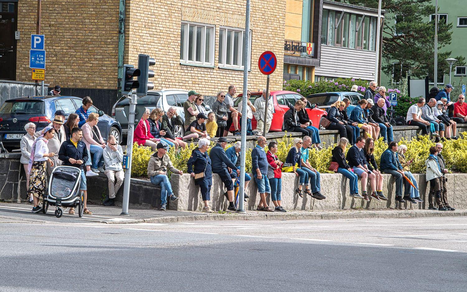 Ursaaben i kortege till Drottningtorget tillsammans med en mängd Saab92