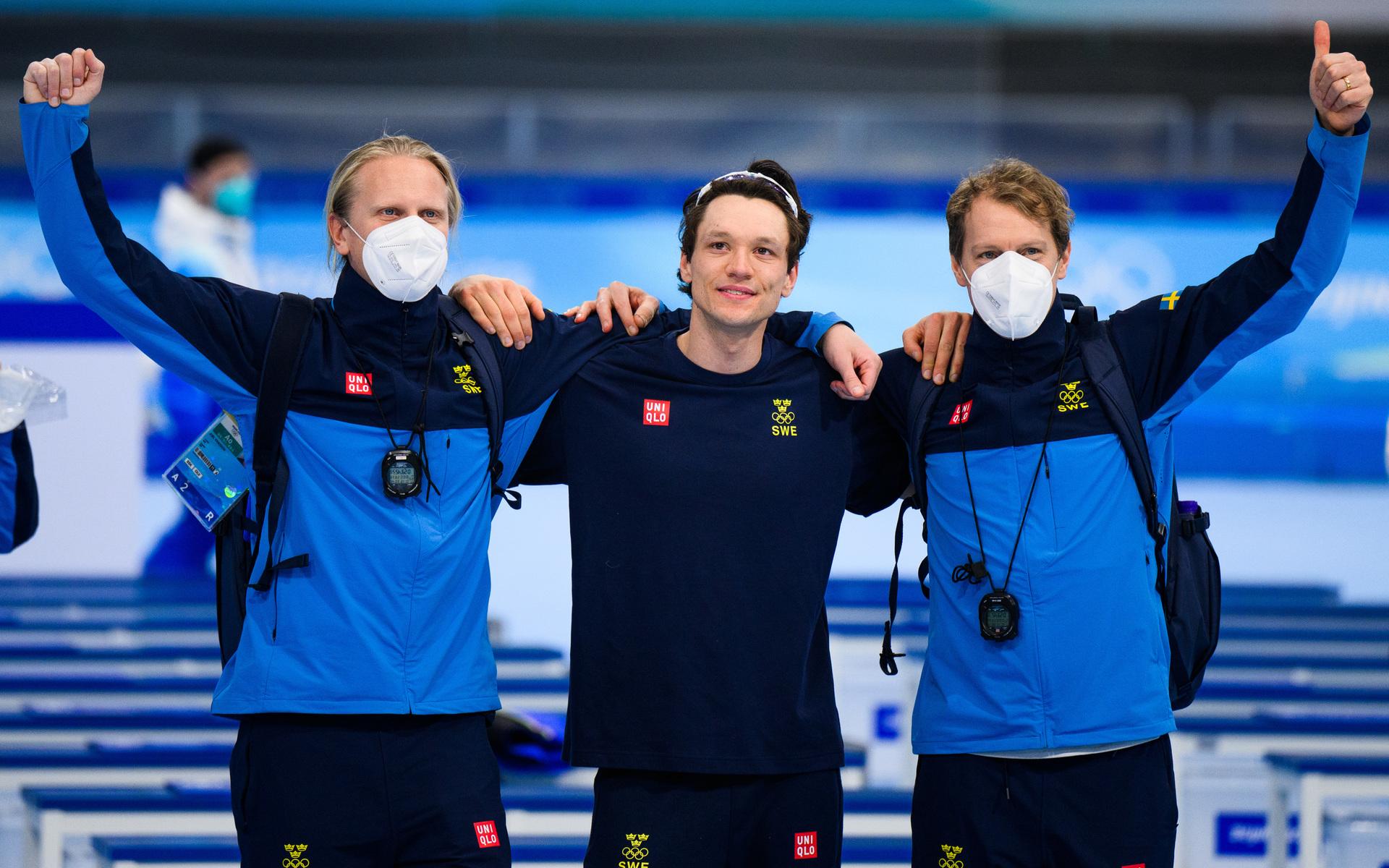 Nils van der Poel firar ihop med Joel Eriksson och Johan Röjler.