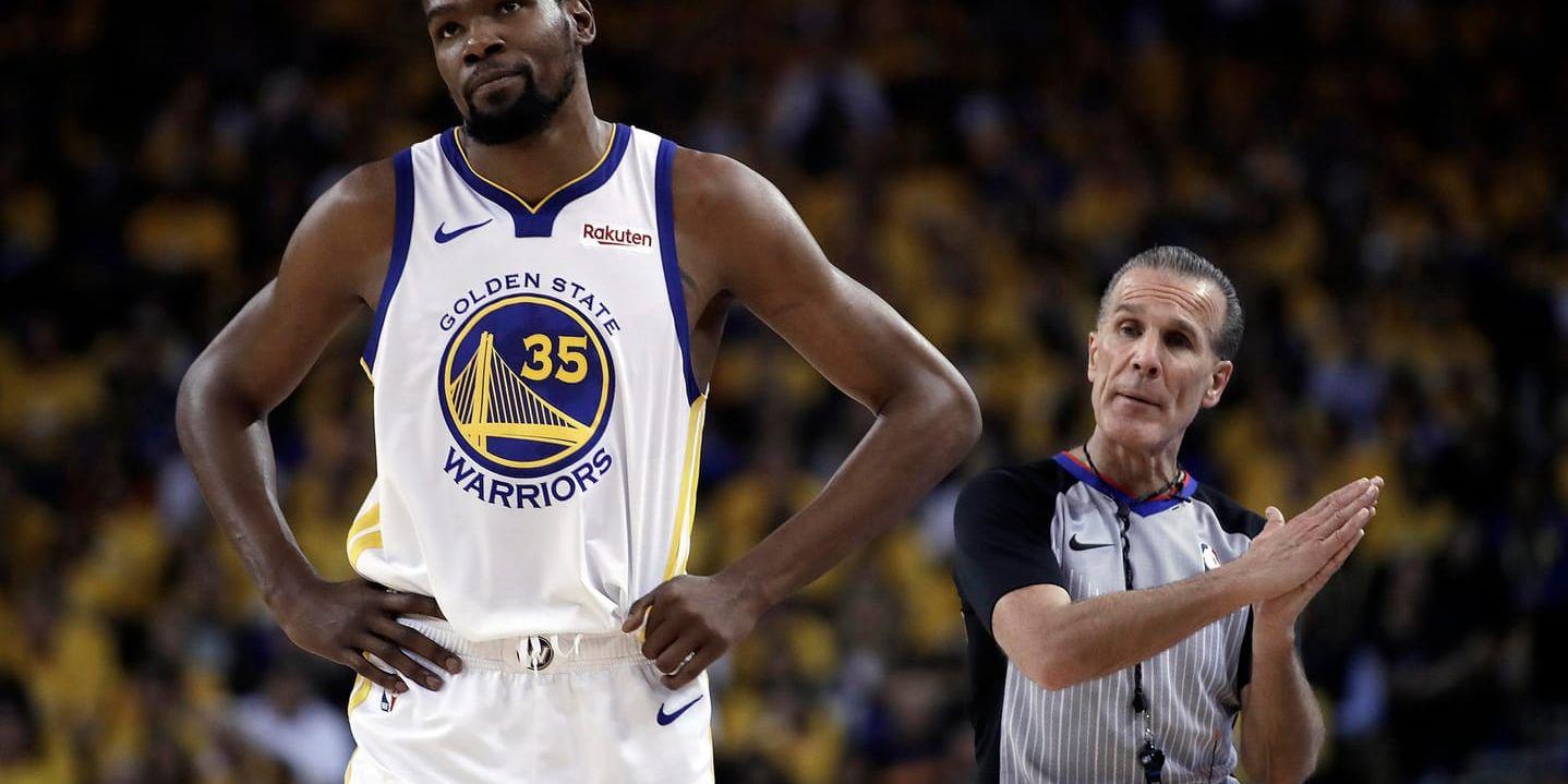 Kevin Durant missar inledningen av NBA-finalserien med Golden State Warriors. Arkivbild.