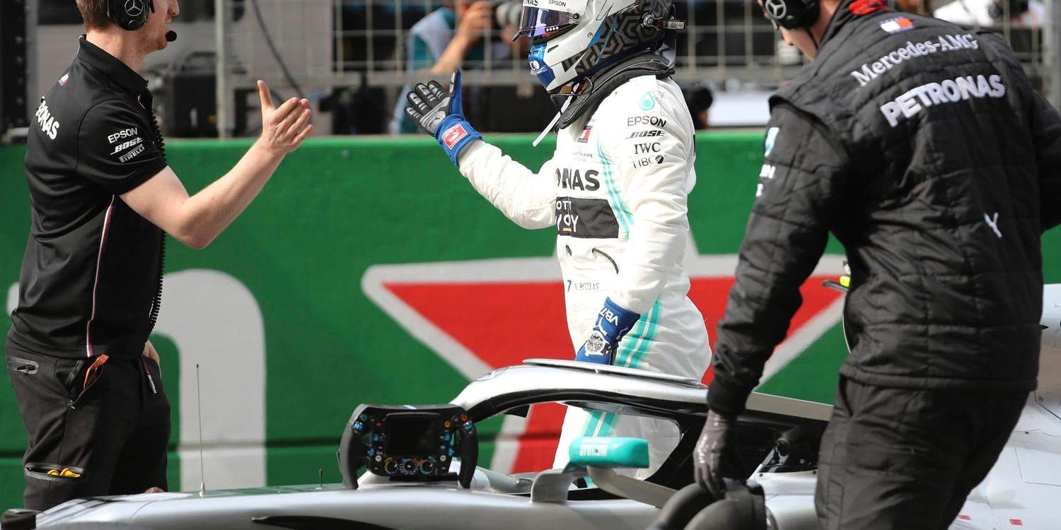 Valtteri Bottas tog hem pole position inför morgondagens F1-lopp i Shanghai.