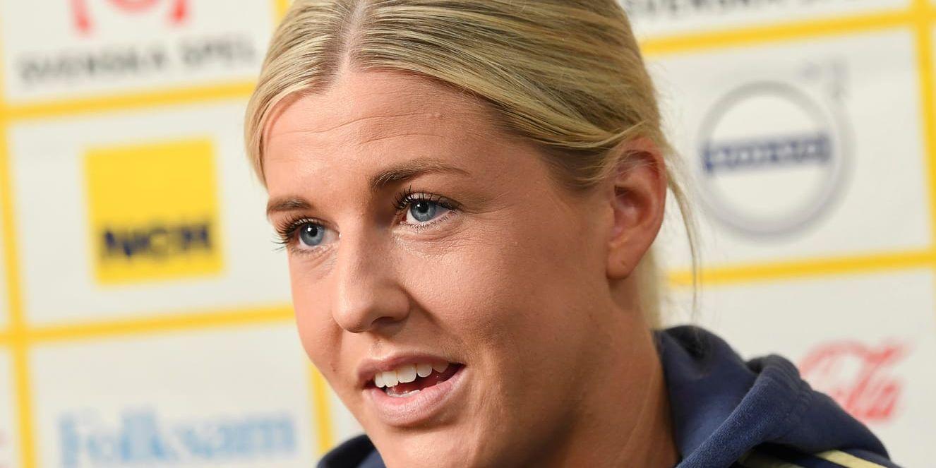 "Vinner vi bara med 1–0 så kommer vi nog inte vara så kaxiga när vi möter USA", säger Olivia Schough inför VM-matchen mot Thailand.