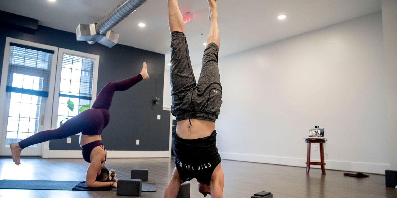 Lugn. Att göra yoga leder till att man mår bättre och får ökad impulskontroll. 