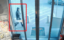 Bilder från hur Akilov rörde sig i Märsta. Bild: Polisen