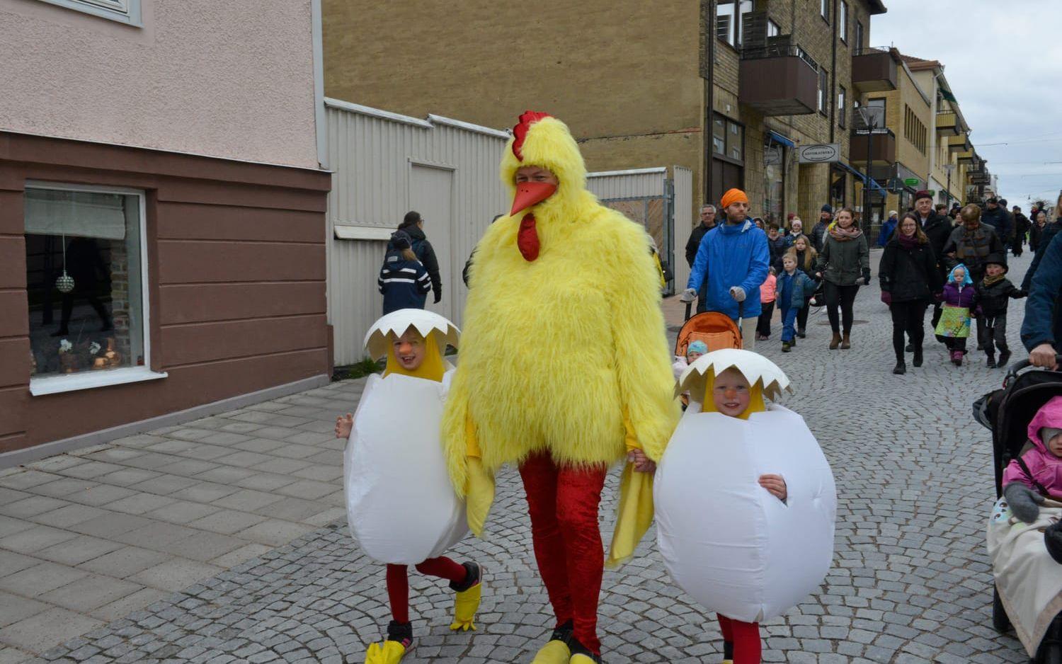 Påskparaden i Vänersborg genom åren.