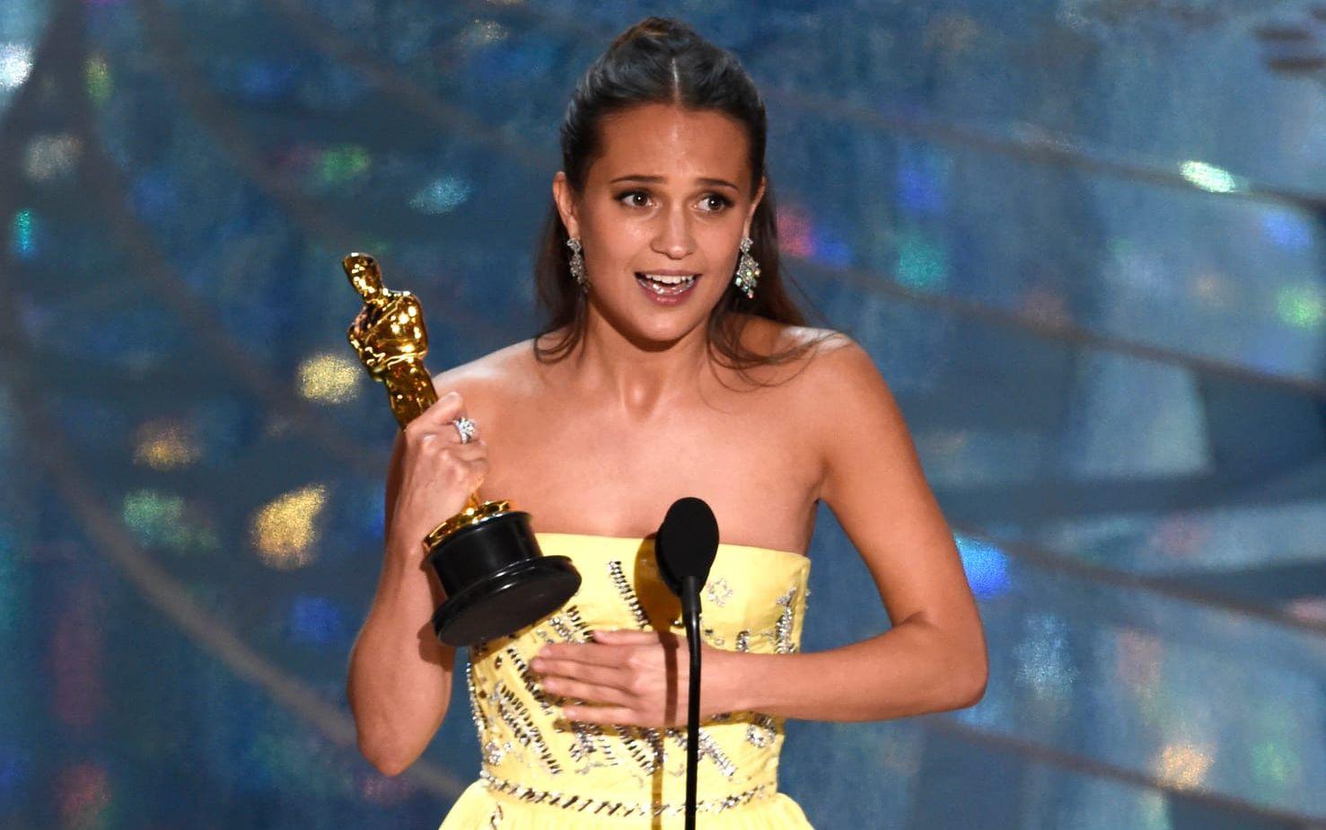 Alicia Vikander mottog 2016 en Oscar för bästa biroll tack vare hennes gestaltning av Gerda Wegener i filmen ”The Danish girl”.